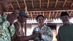 Terima Bantuan Pupuk Organik Dari Titiek Soeharto, Petani di Jatisarono: Selama Ini Kami Kesulitan